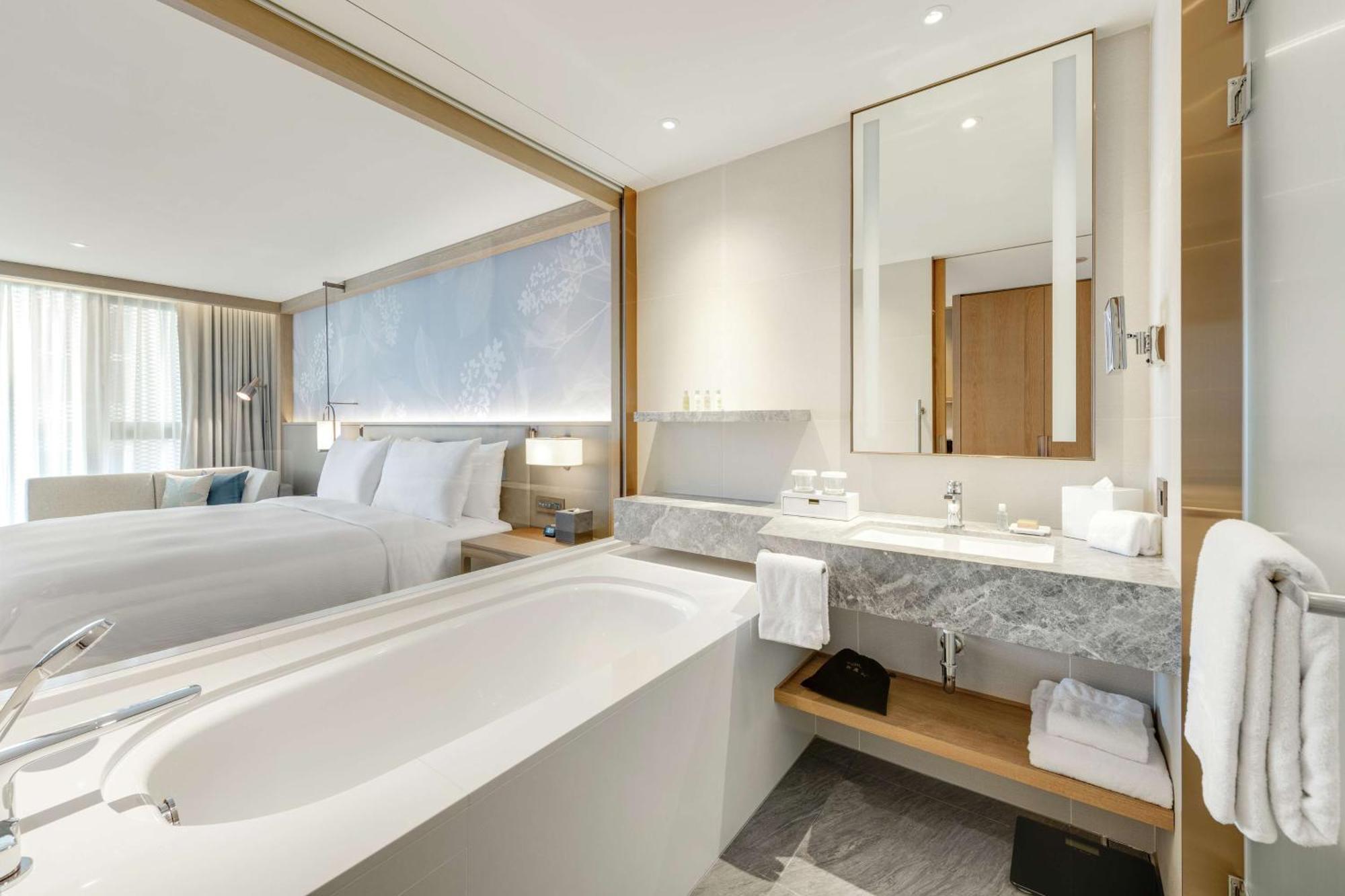 Doubletree By Hilton Taipei Zhongshan Екстериор снимка