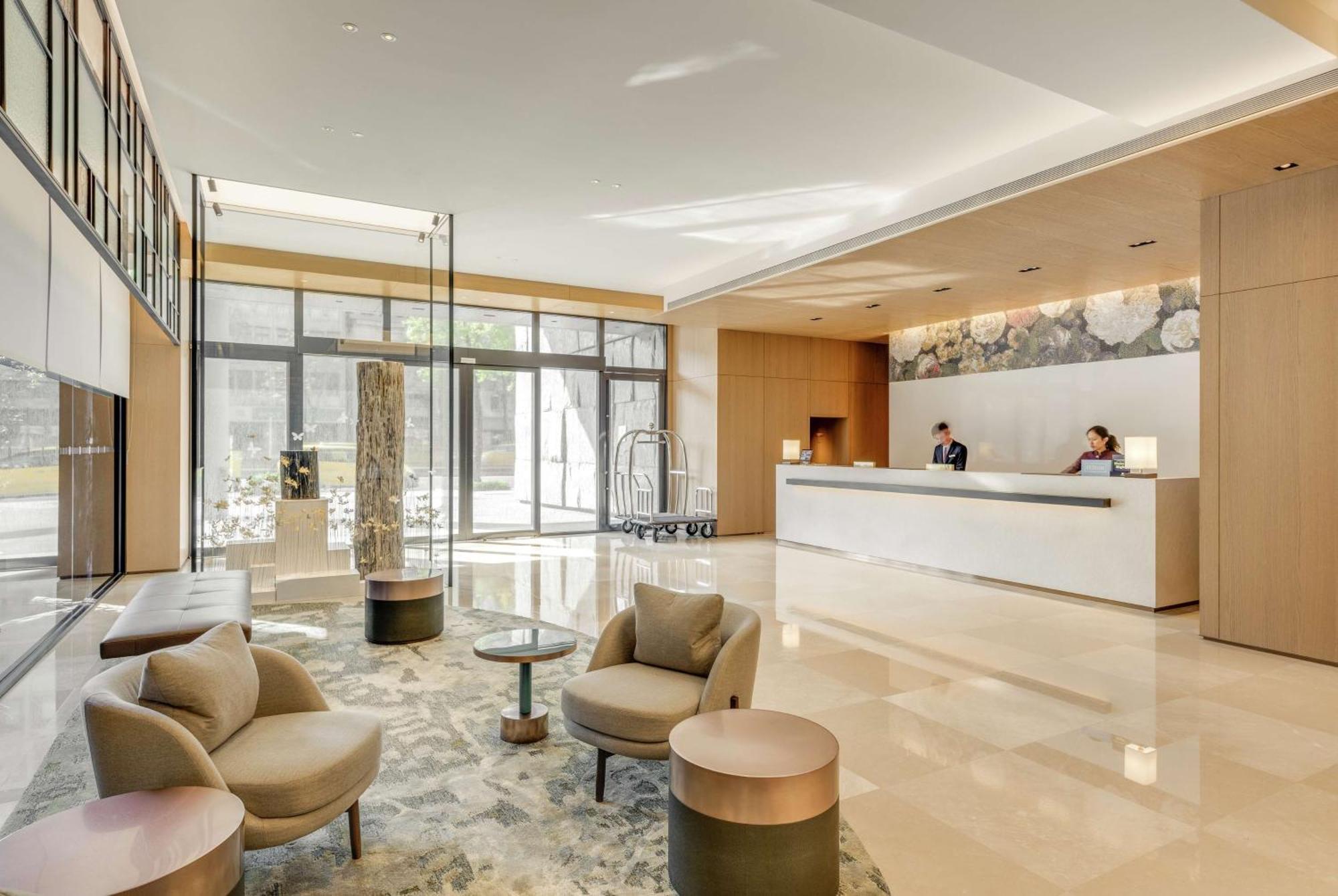 Doubletree By Hilton Taipei Zhongshan Екстериор снимка