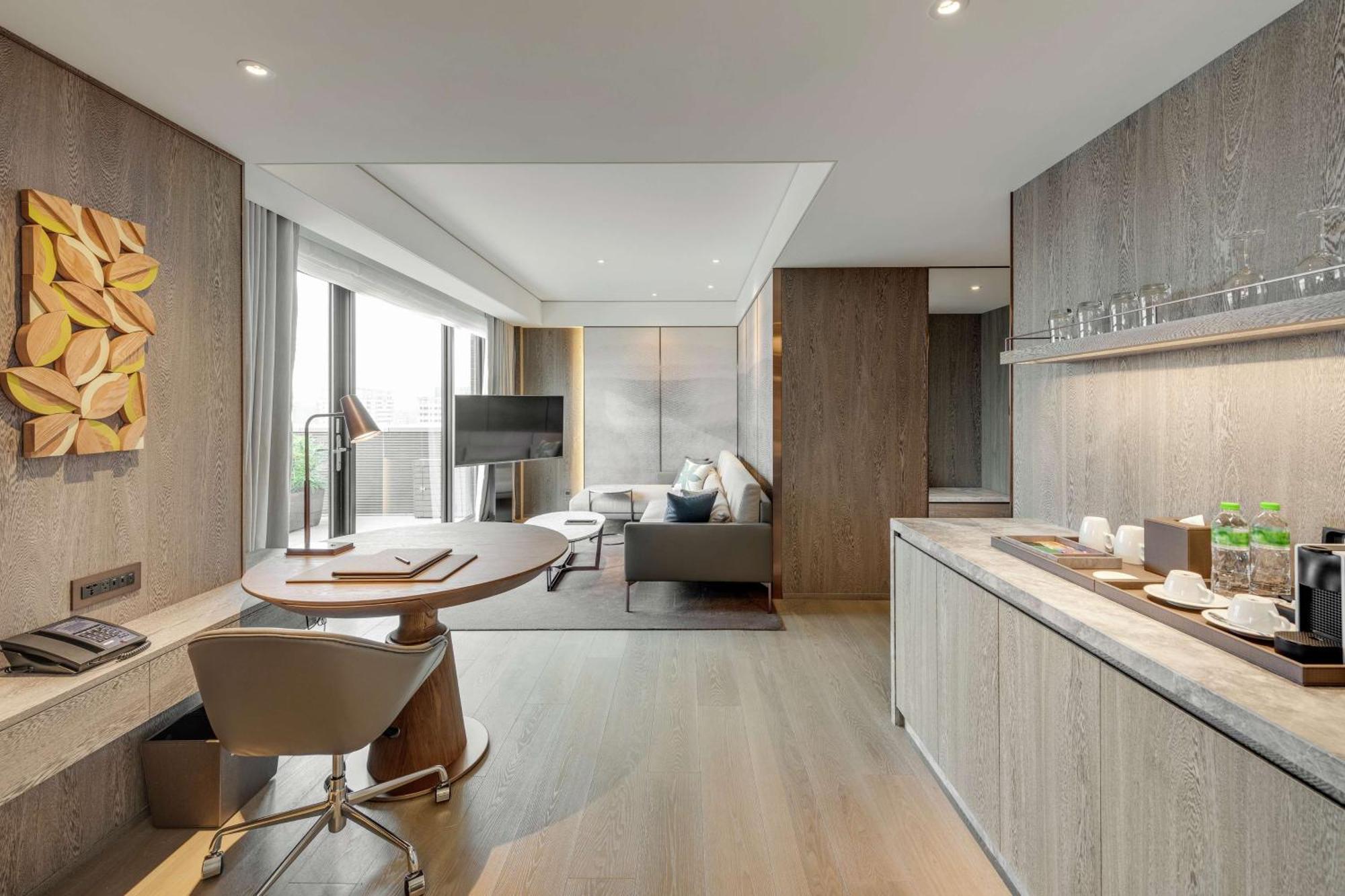 Doubletree By Hilton Taipei Zhongshan Екстериор снимка