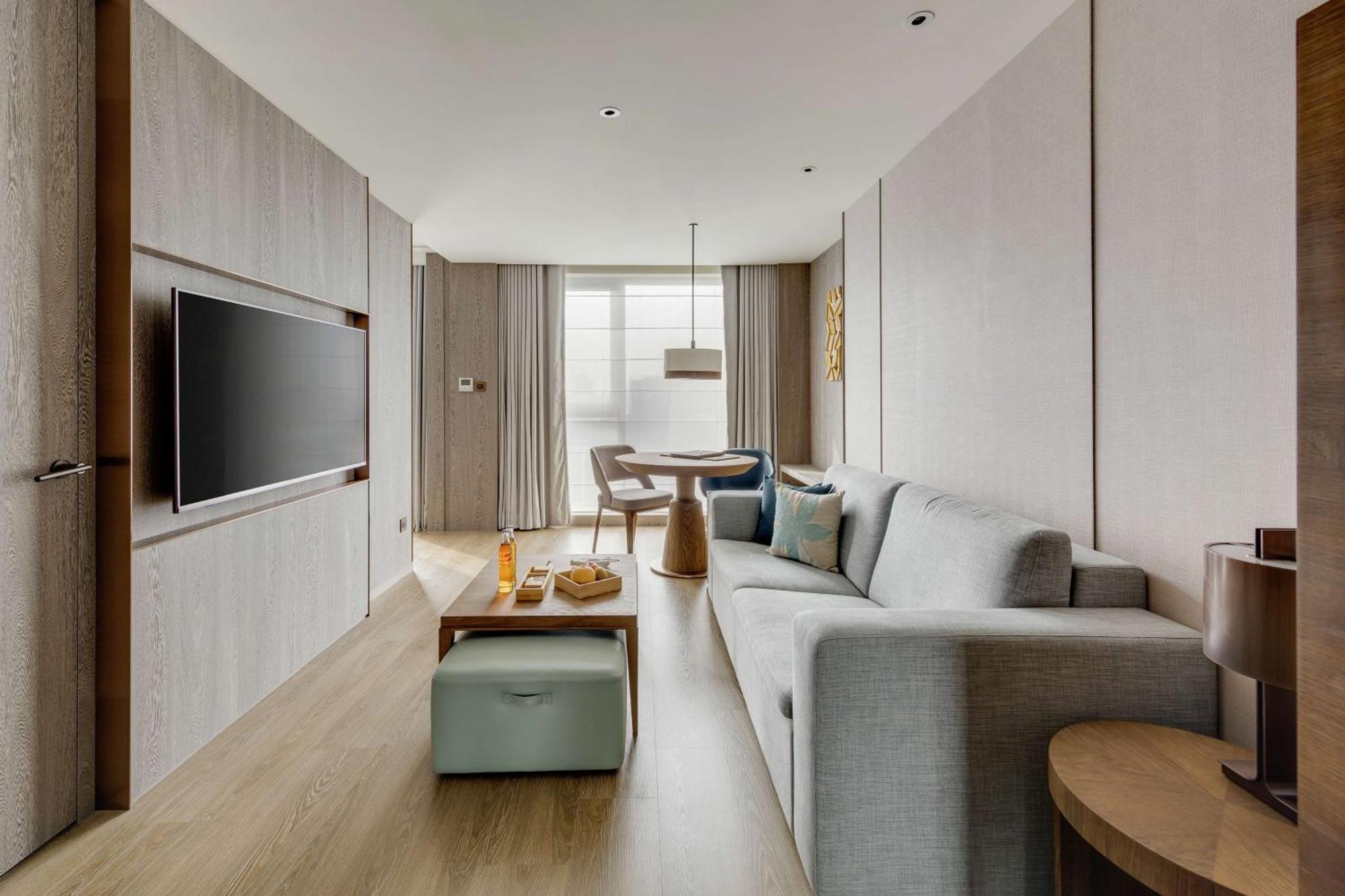 Doubletree By Hilton Taipei Zhongshan Екстериор снимка