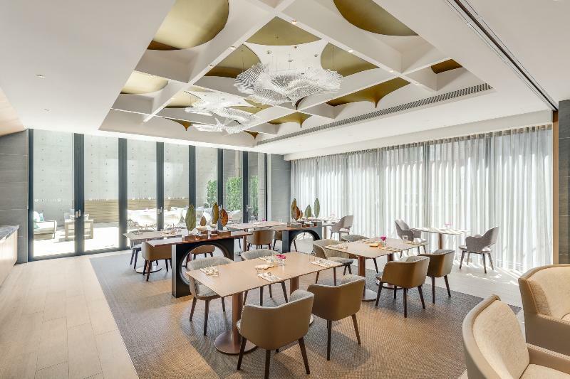 Doubletree By Hilton Taipei Zhongshan Екстериор снимка